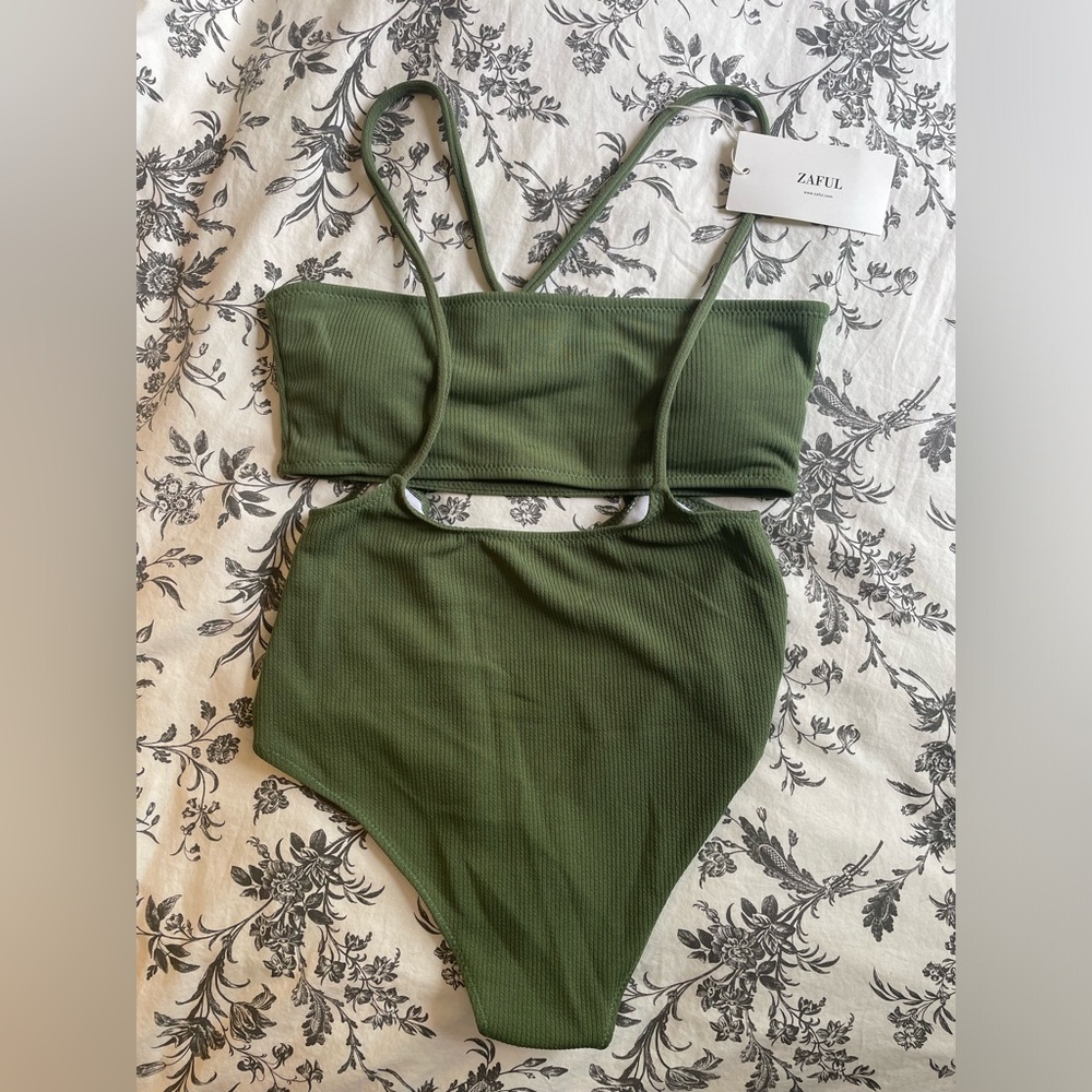 BRAND NEW ZAFUL 2 PIECE BATHING SUIT